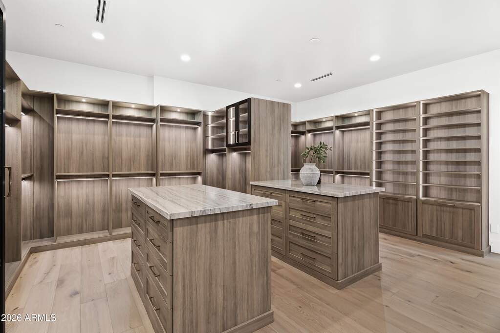 5 Bedroom Single Family Home/House's Image 25
