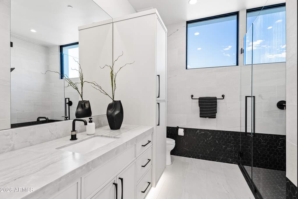 5 Bedroom Single Family Home/House's Image 29