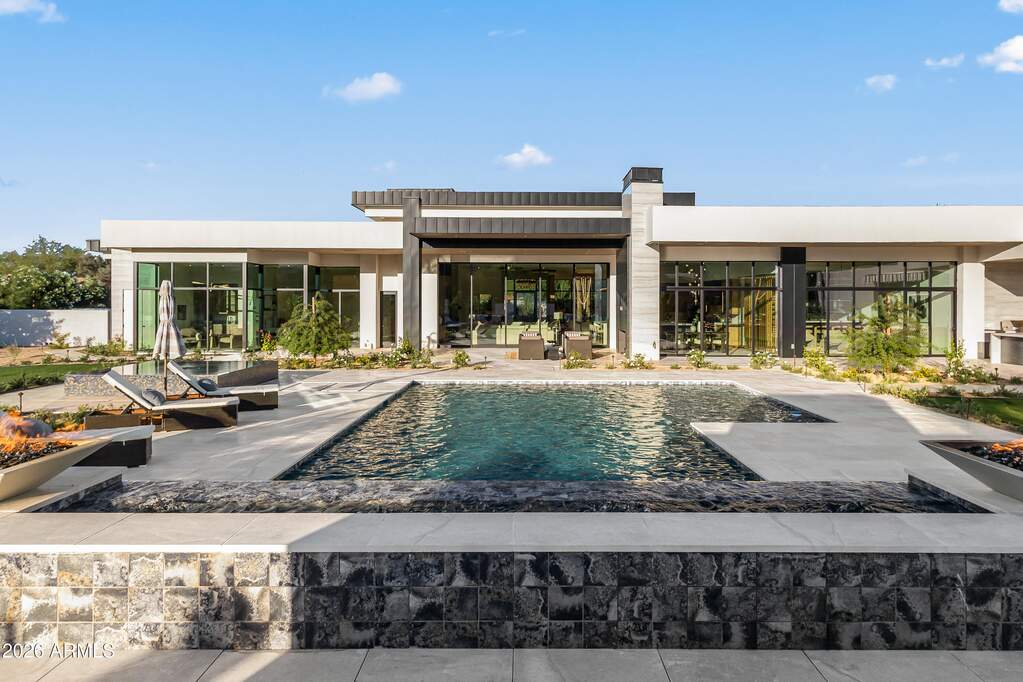 5 Bedroom Single Family Home/House's Image 35