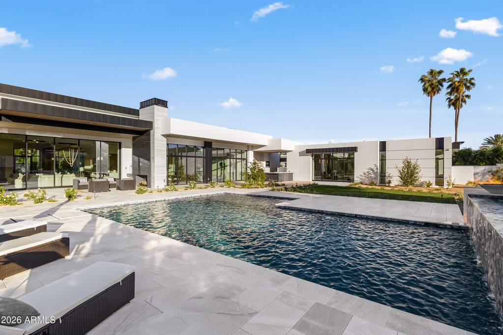 5 Bedroom Single Family Home/House's Image 36