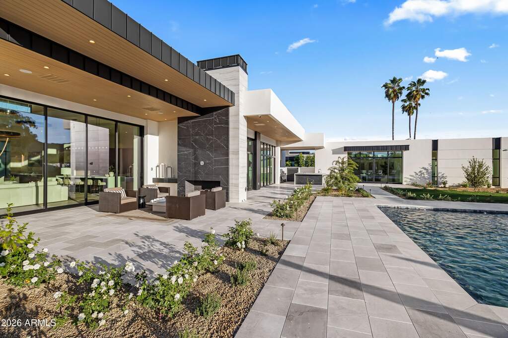 5 Bedroom Single Family Home/House's Image 40