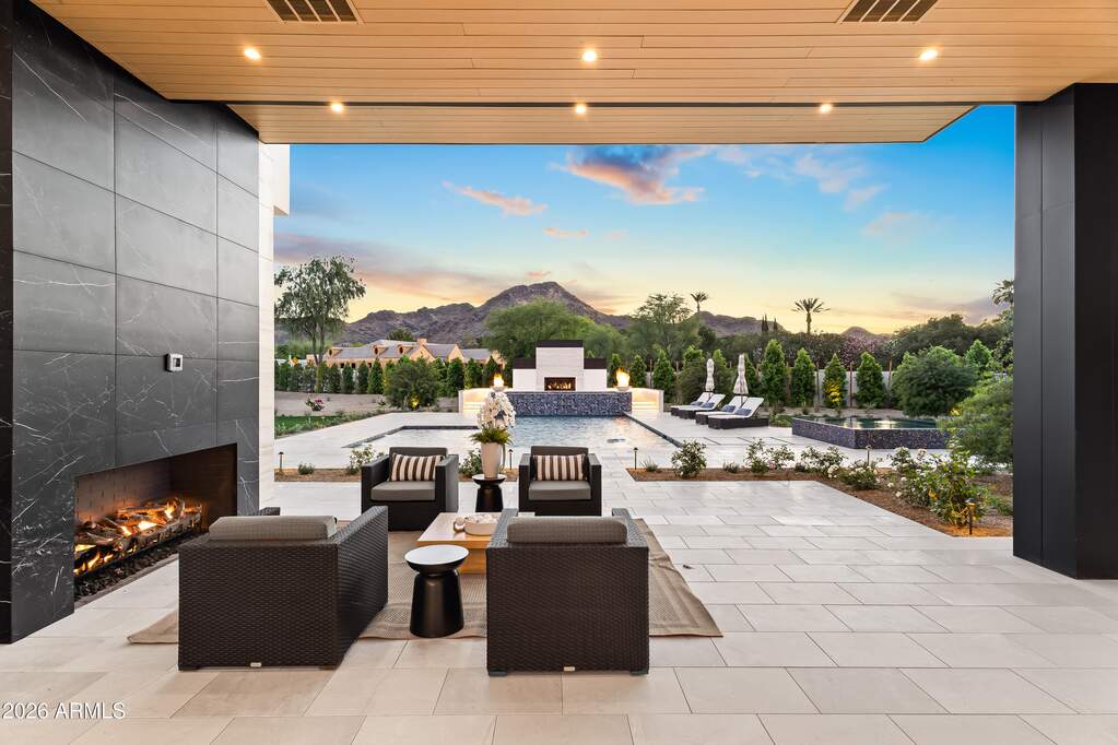 5 Bedroom Single Family Home/House's Image 54