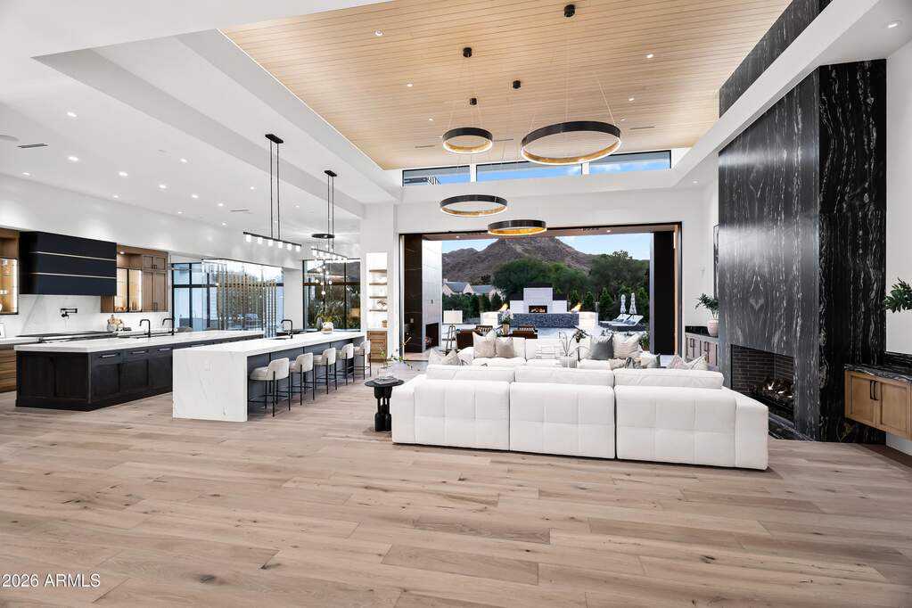 5 Bedroom Single Family Home/House's Image 56