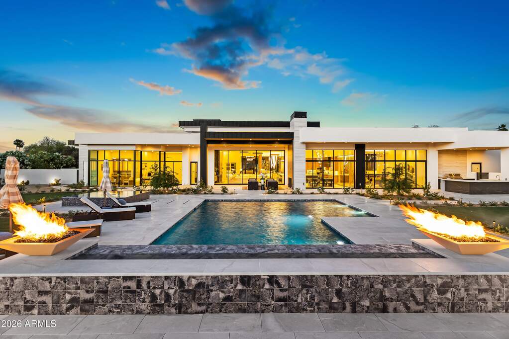 8100 N 64th Place, Paradise Valley, AZ, United States of America