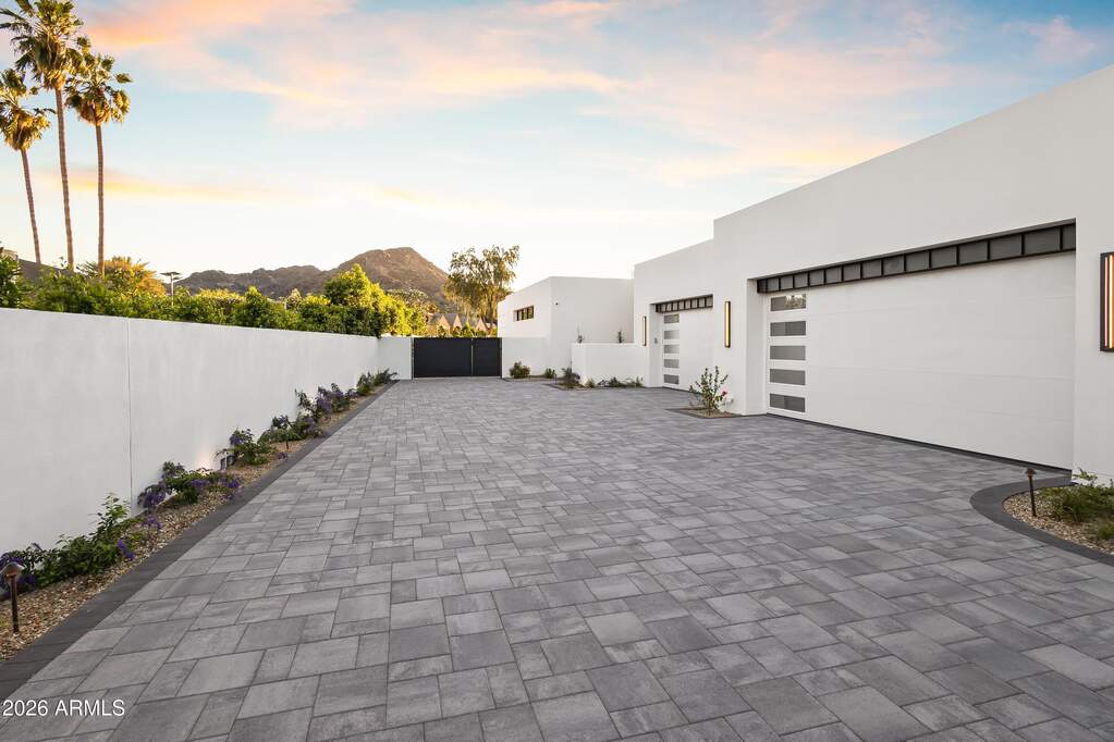 5 Bedroom Single Family Home/House's Image 71