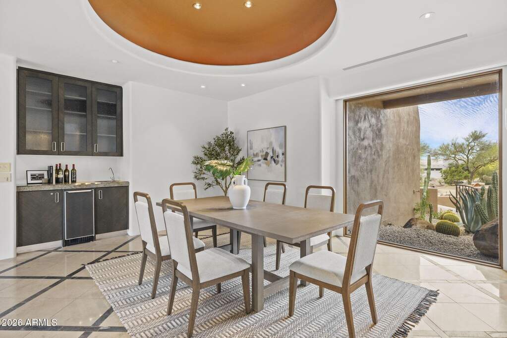 5 Bedroom Single Family Home/House's Image 7