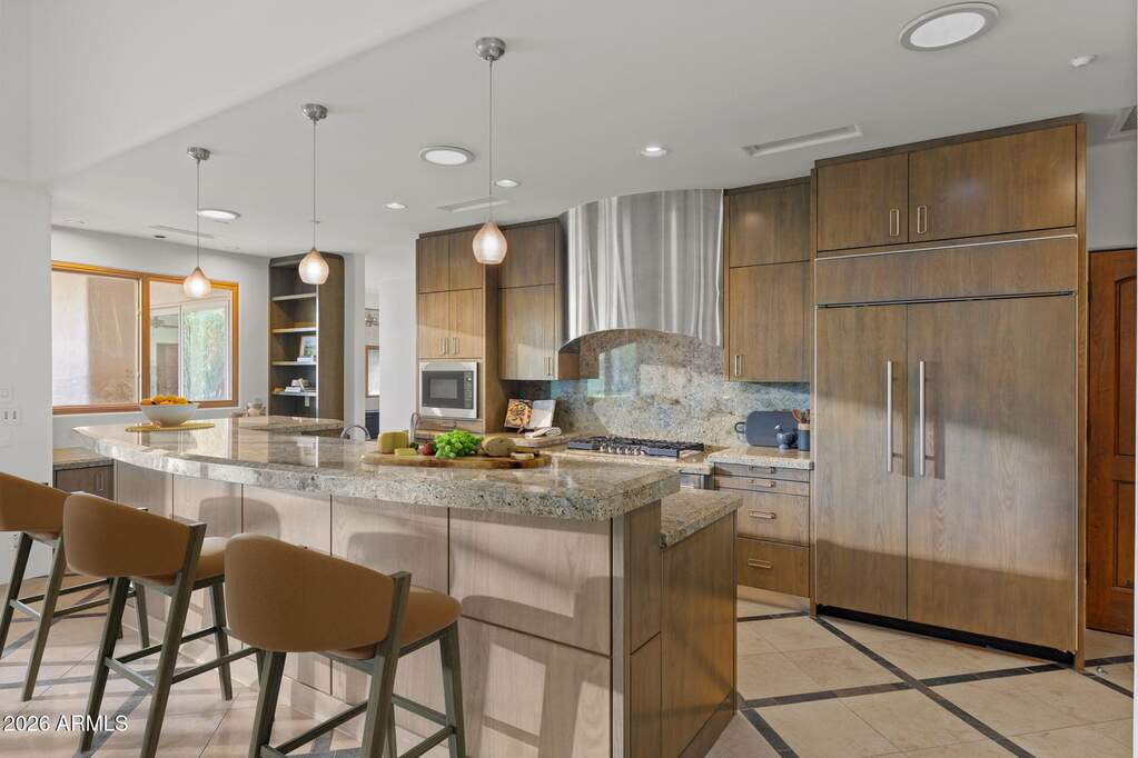5 Bedroom Single Family Home/House's Image 8