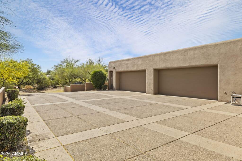 5 Bedroom Single Family Home/House's Image 43