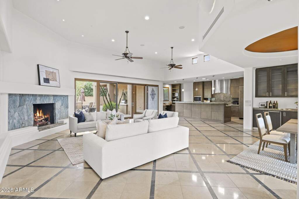 5 Bedroom Single Family Home/House's Image 3