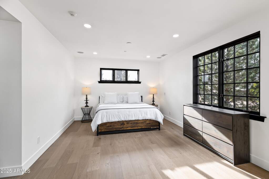 4 Bedroom Single Family Home/House's Image 9
