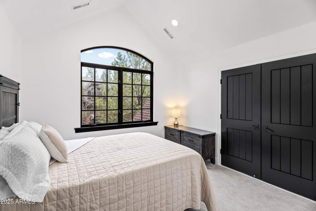 4 Bedroom Single Family Home/House's Image 13