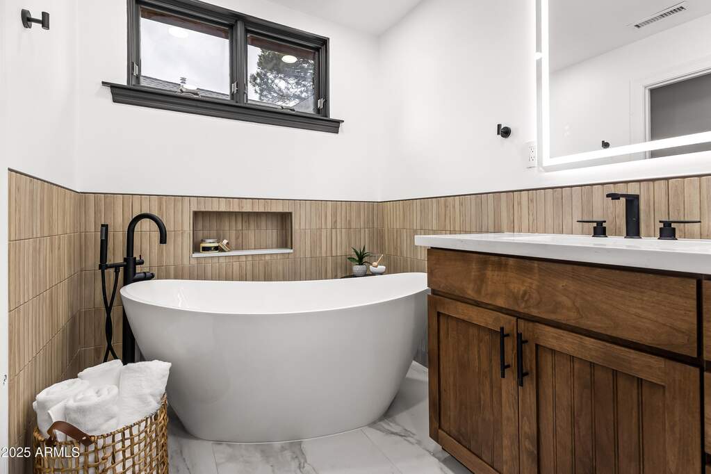 4 Bedroom Single Family Home/House's Image 21