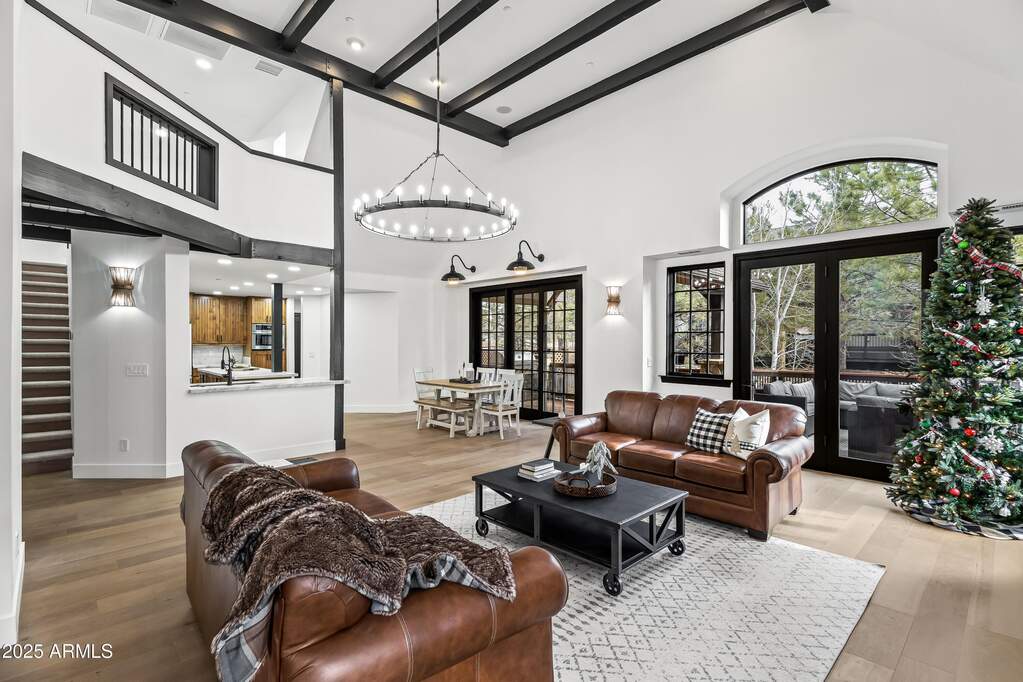 4 Bedroom Single Family Home/House's Image 3