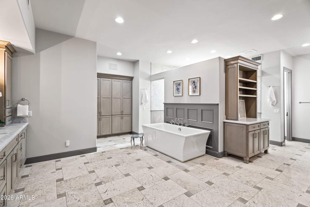 5 Bedroom Single Family Home/House's Image 22