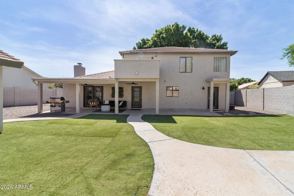 5 Bedroom Single Family Home/House's Image 39