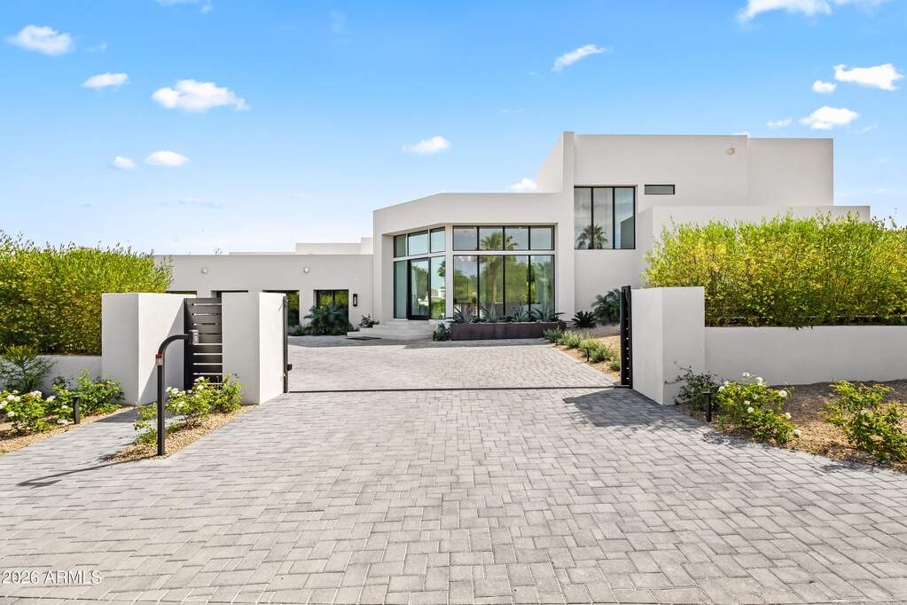 7 Bedroom Single Family Home/House's Image 45