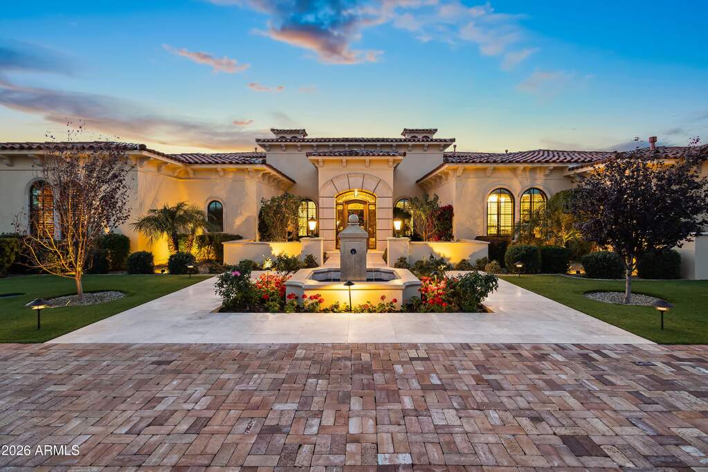 5 Bedroom Single Family Home/House's Image 38