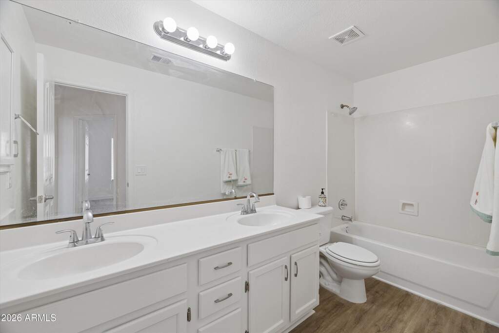 3 Bedroom Single Family Home/House's Image 27