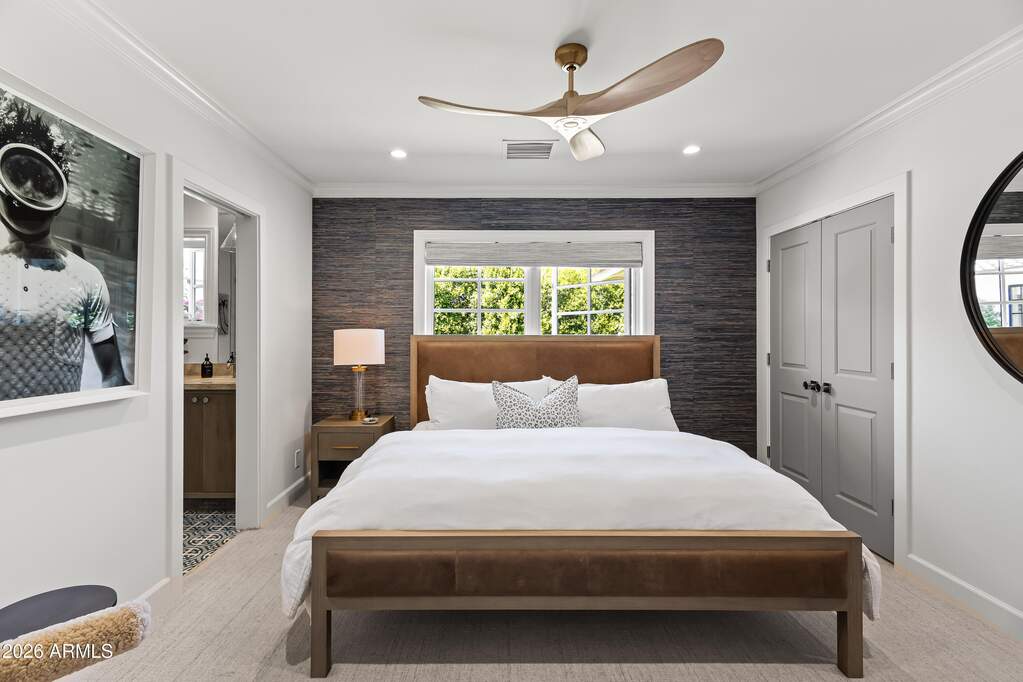 5 Bedroom Single Family Home/House's Image 11
