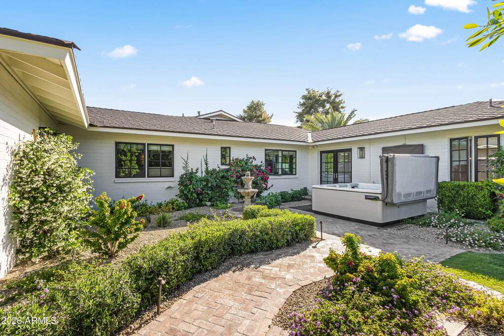 5 Bedroom Single Family Home/House's Image 24