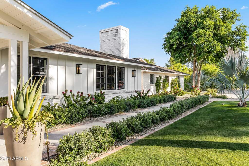 5 Bedroom Single Family Home/House's Image 29