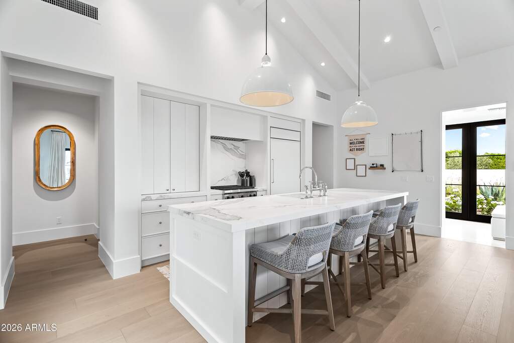 8 Bedroom Single Family Home/House's Image 28