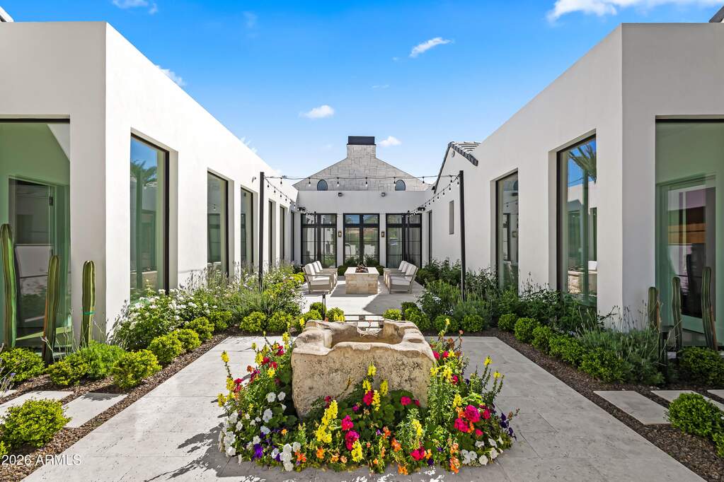 8 Bedroom Single Family Home/House's Image 47