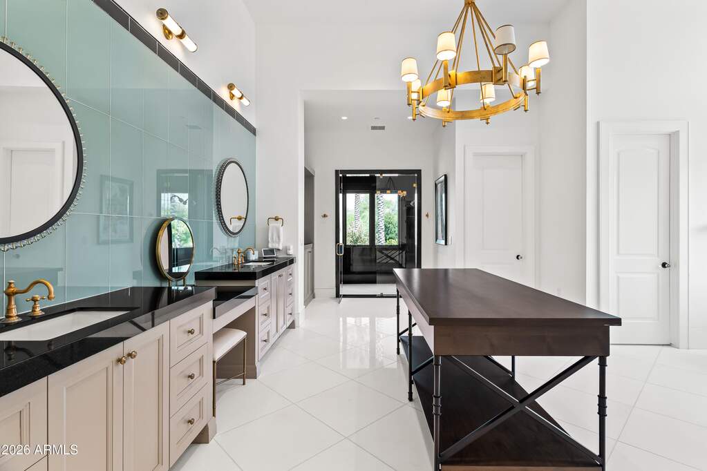 5 Bedroom Single Family Home/House's Image 14