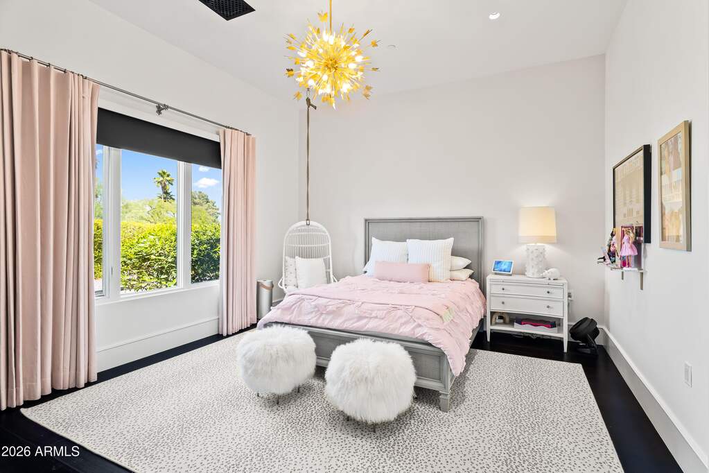5 Bedroom Single Family Home/House's Image 25