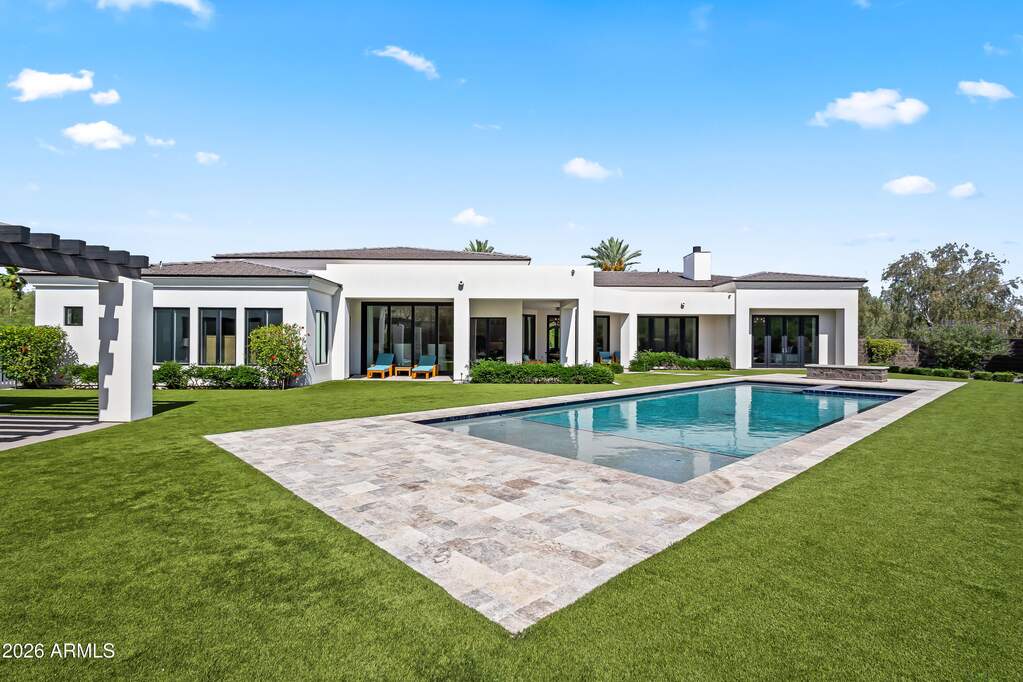 5 Bedroom Single Family Home/House's Image 33