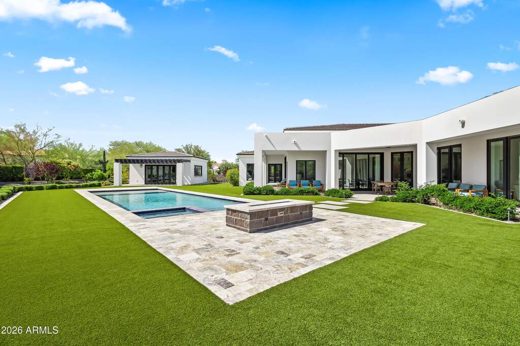 5 Bedroom Single Family Home/House's Image 34