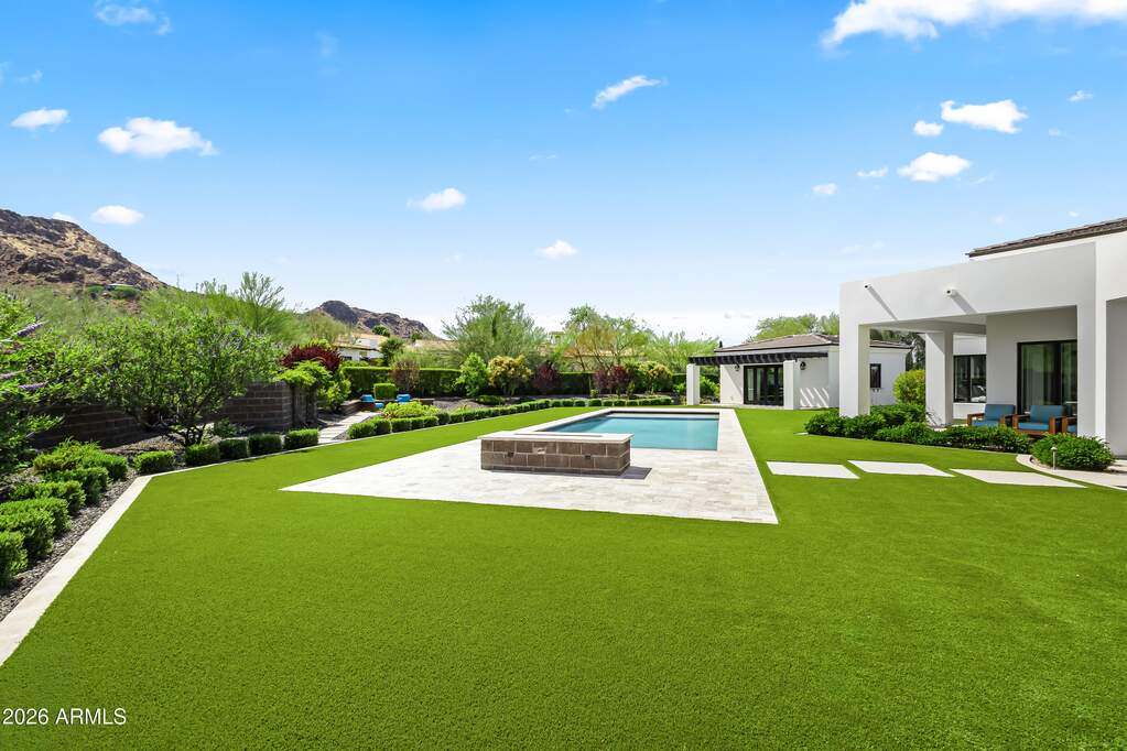 5 Bedroom Single Family Home/House's Image 35