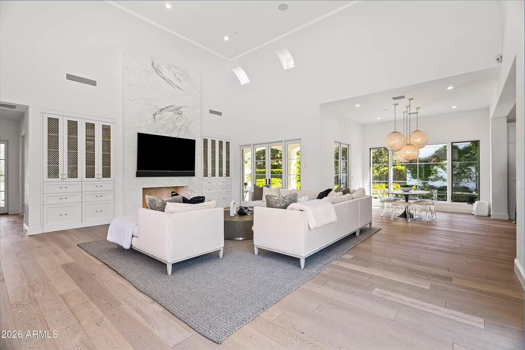 5 Bedroom Single Family Home/House's Image 7