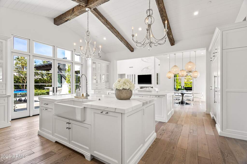 5 Bedroom Single Family Home/House's Image 12