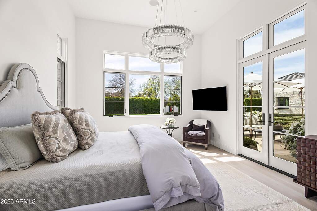 5 Bedroom Single Family Home/House's Image 27