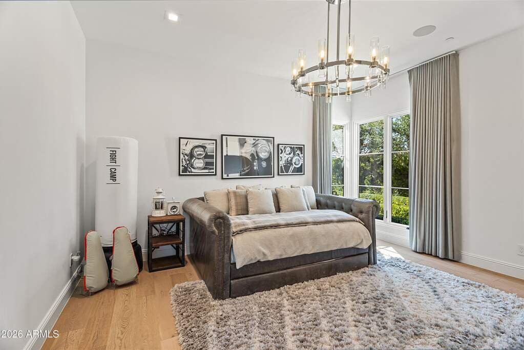 5 Bedroom Single Family Home/House's Image 29