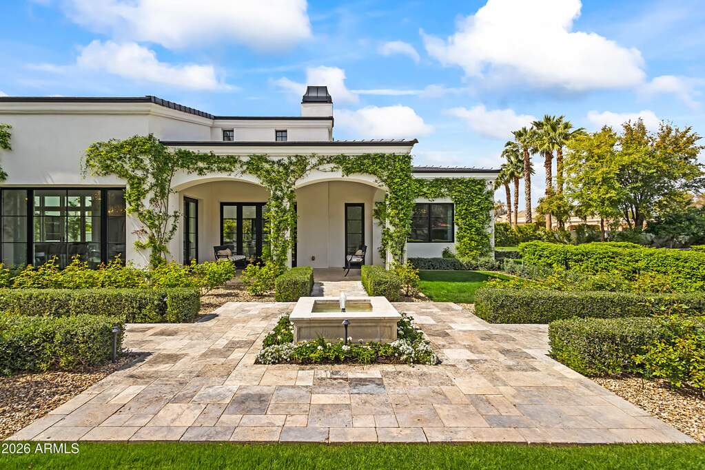 5 Bedroom Single Family Home/House's Image 39
