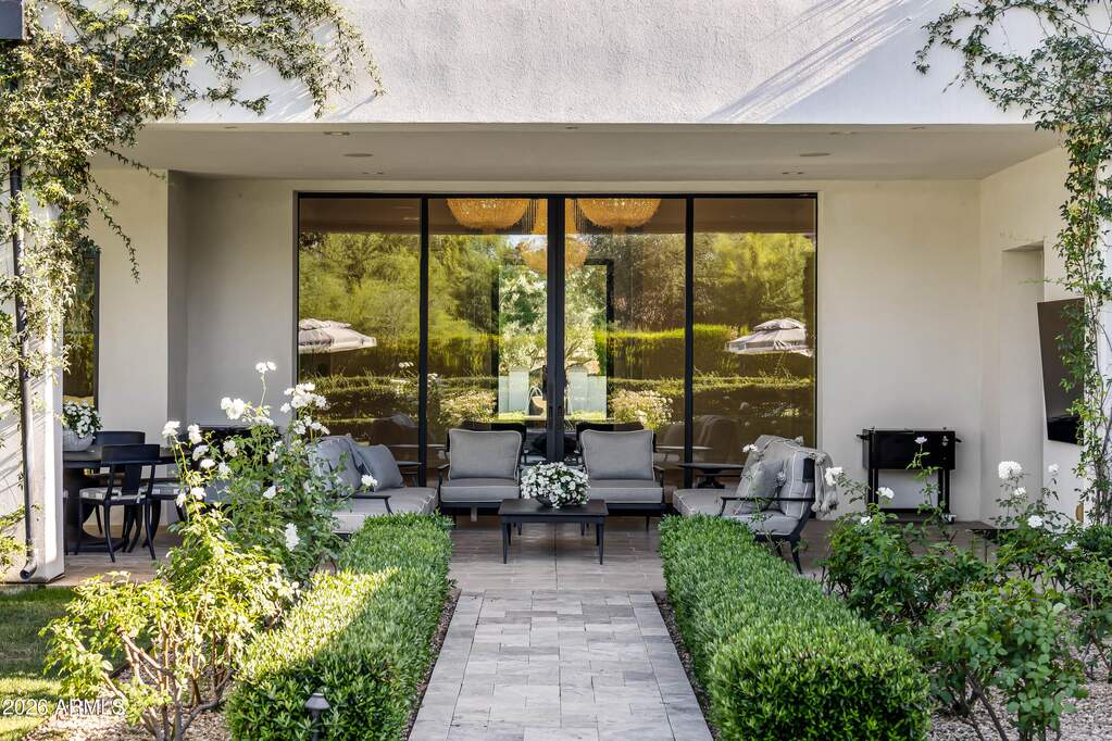5 Bedroom Single Family Home/House's Image 40