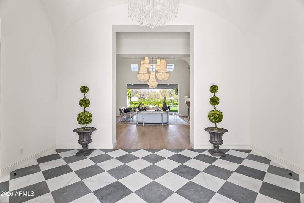 5 Bedroom Single Family Home/House's Image 4