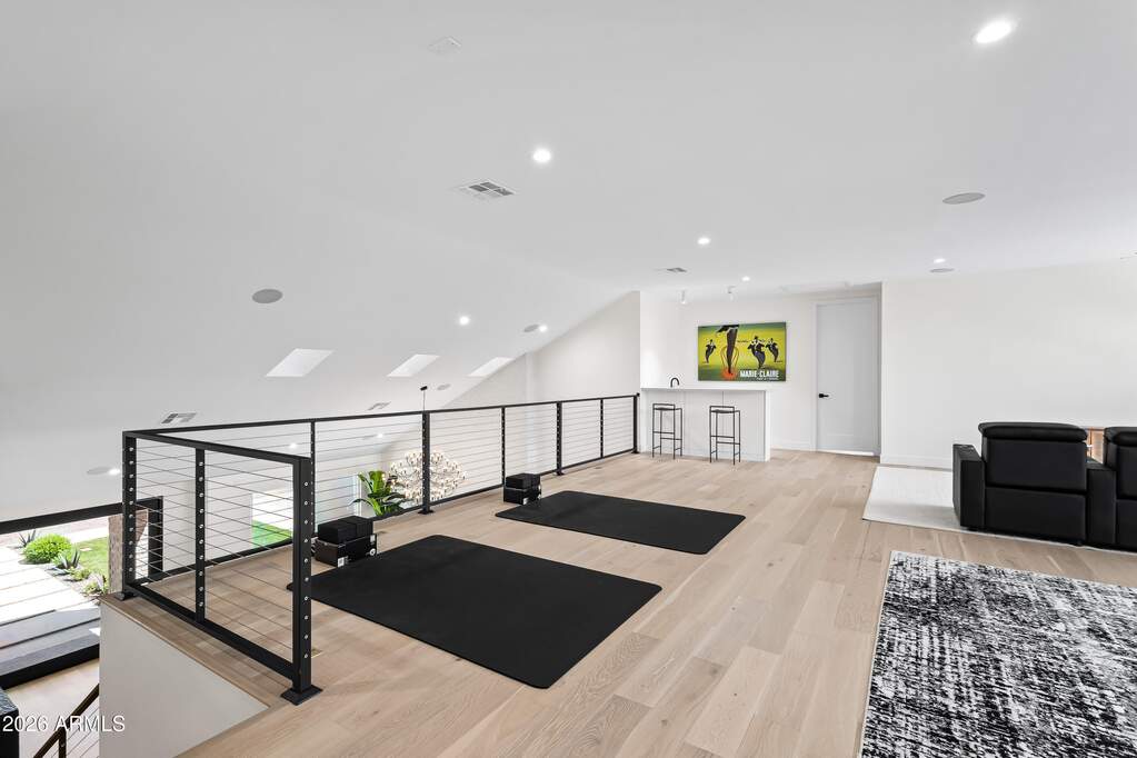 5 Bedroom Single Family Home/House's Image 16