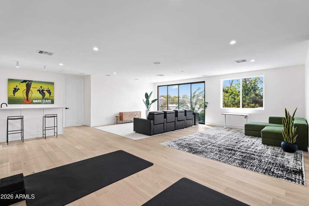 5 Bedroom Single Family Home/House's Image 17