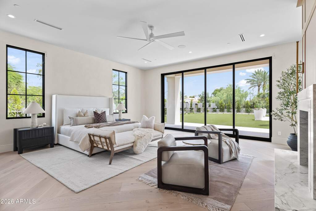 5 Bedroom Single Family Home/House's Image 12