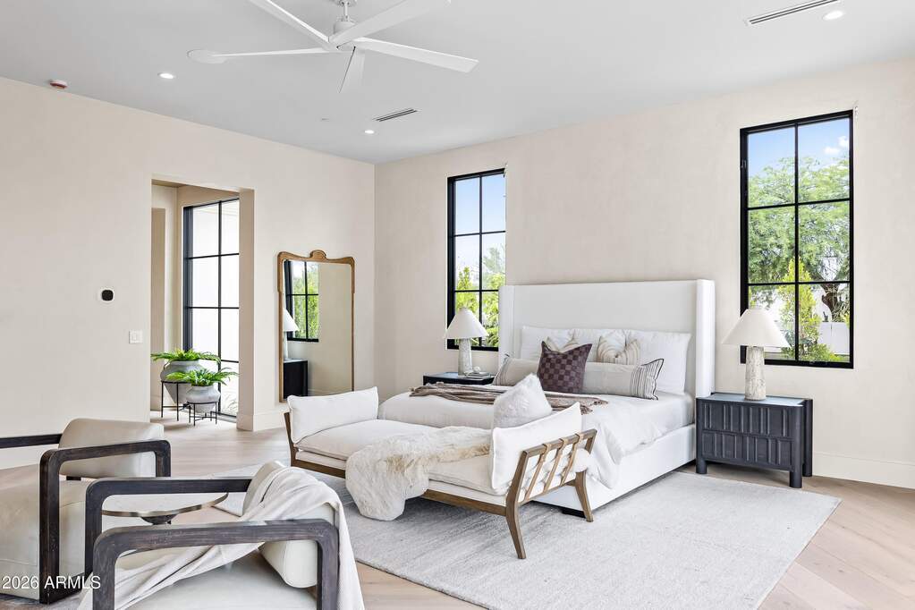 5 Bedroom Single Family Home/House's Image 14