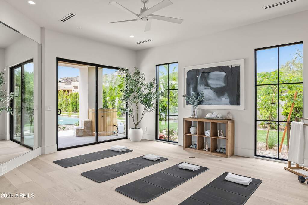 5 Bedroom Single Family Home/House's Image 32