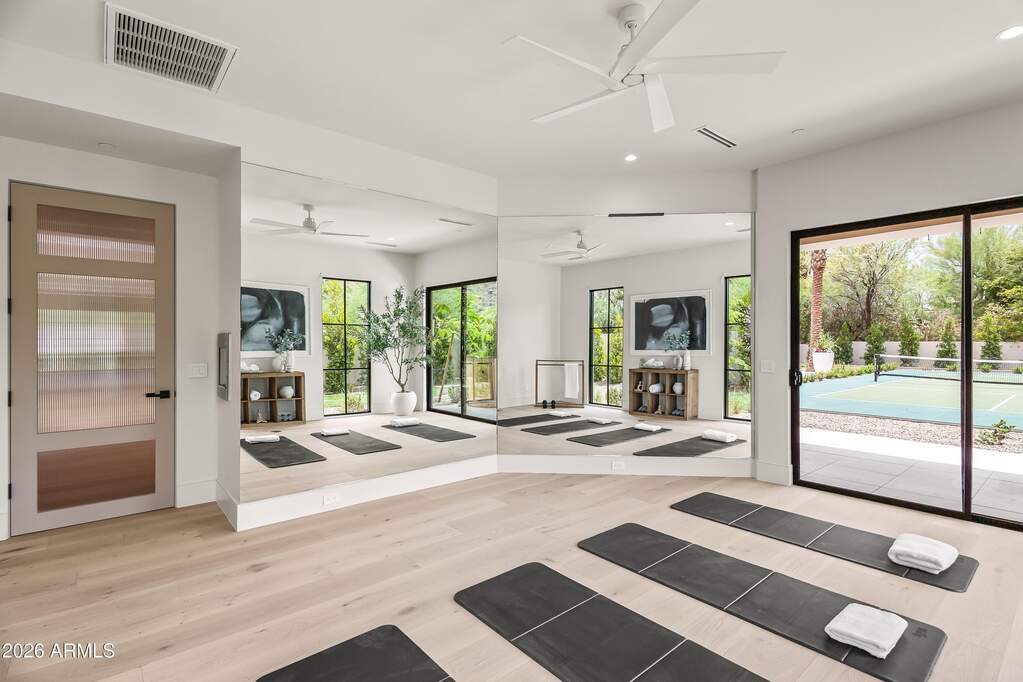 5 Bedroom Single Family Home/House's Image 33