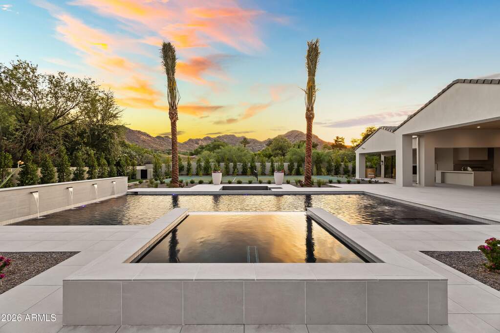 5 Bedroom Single Family Home/House's Image 37