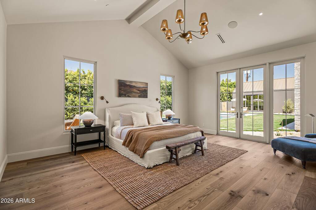 5 Bedroom Single Family Home/House's Image 10