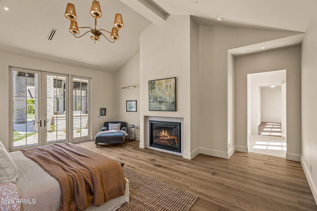 5 Bedroom Single Family Home/House's Image 11