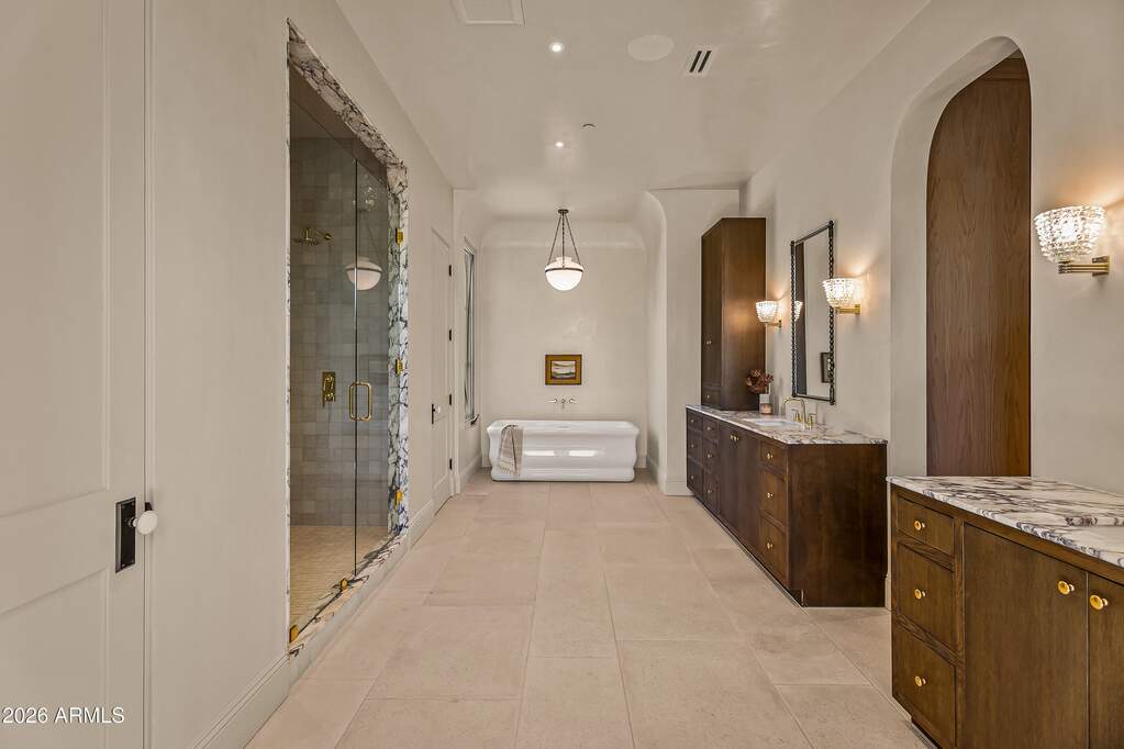 5 Bedroom Single Family Home/House's Image 12