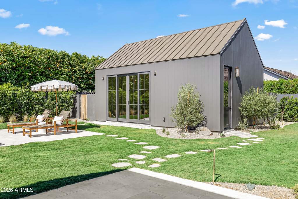 5 Bedroom Single Family Home/House's Image 19